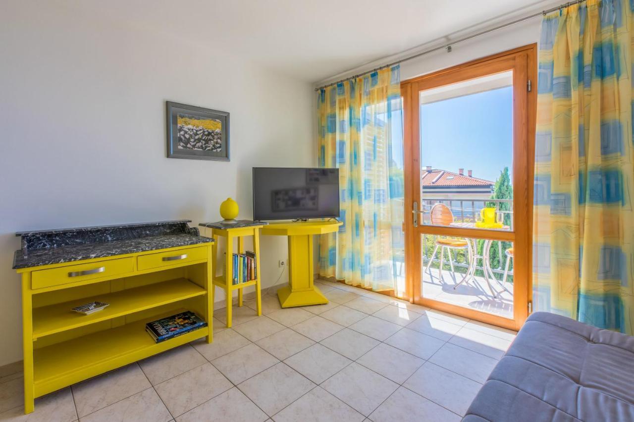 Apartments Loncaric Crikvenica Exterior photo